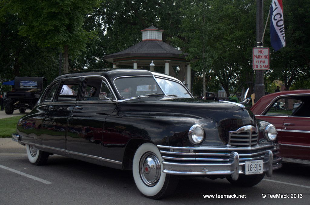 1948_Packard_4_door_Sedan